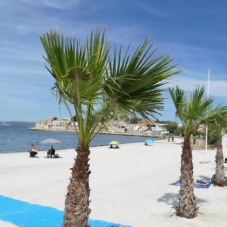 Le Provencal Apartment Saint-Mitre-les-Remparts Luaran gambar